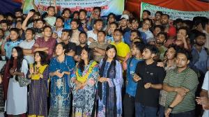 DU students protest anthem disrespect