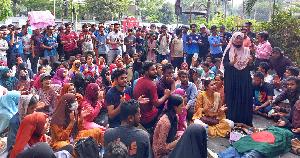 JnU protesters on mass hunger strike at Kakrail