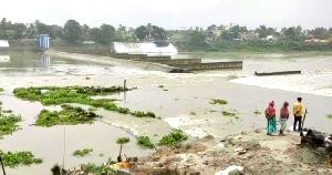 Flood fears loom as Atrai dam collapses