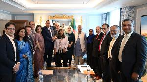 UK lawmakers meet CA Yunus in London