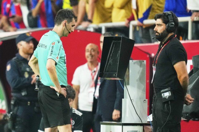 Referee Camera Referees to wear eye-level cameras at Club World Cup — but only for ...