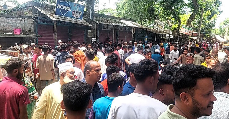 3 members of same family beaten to death in Cumilla