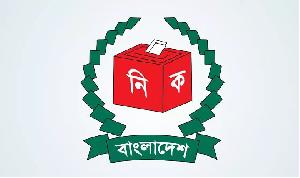 EC bans livestreaming, limits journalists to 10 minutes in polling booths