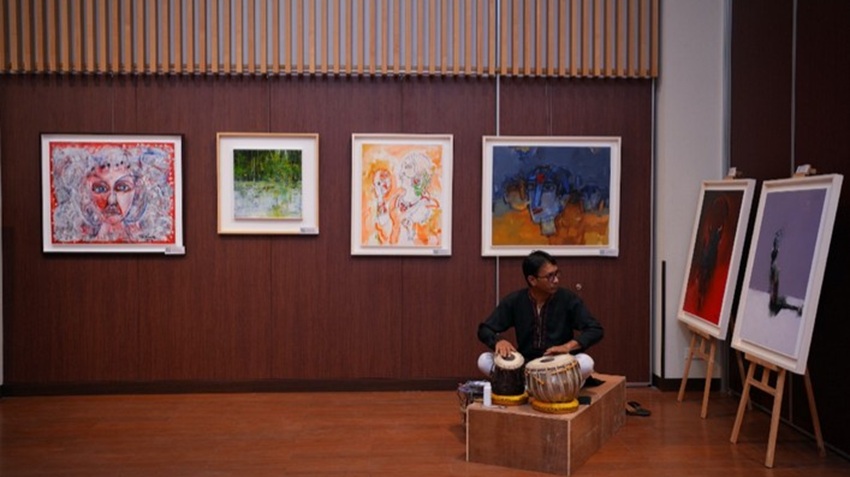 Photo: HerNet Fine Arts’ debut exhibition 