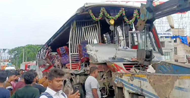 3 killed, 15 injured in collision between two buses in Faridpur