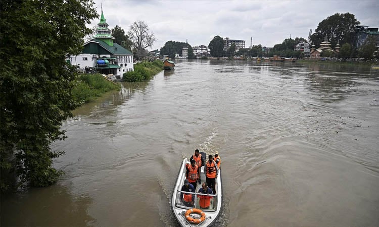 At least 30 killed in Jammu and Kashmir floods and landslides