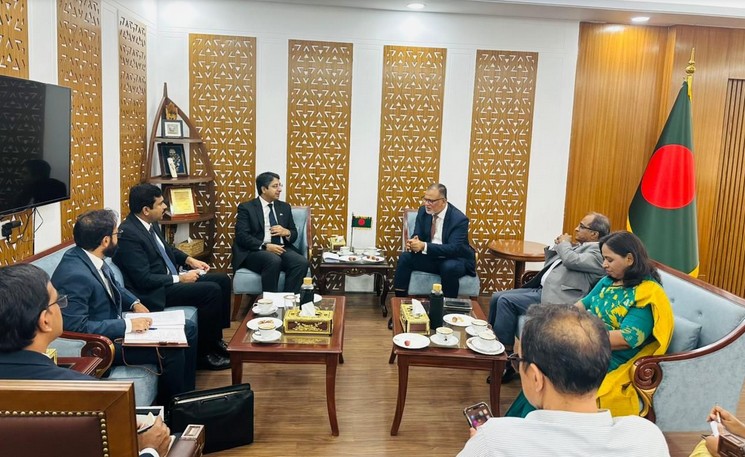 Pakistan Bashir Rinala Adviser Bashir, Pakistan PM discuss ways to enhance bilateral ties