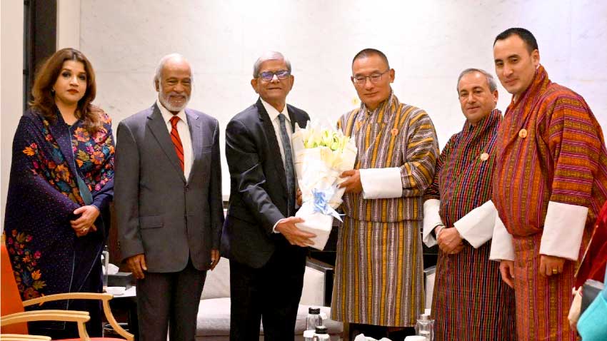 Leaders of Bangladesh Nationalist Party (BNP) met with visiting Bhutanese Prime Minister Tshering Tobgay at a city hotel on Sunday. Photo: CA's Press Wing