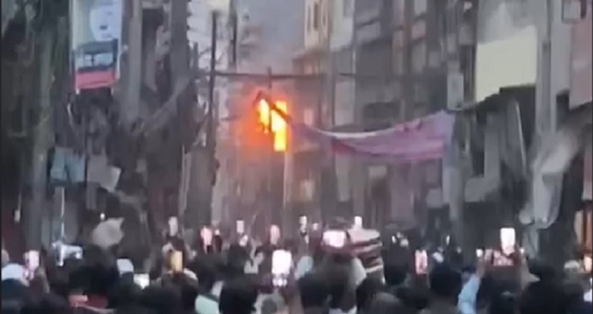 Fire in capital's Chawkbazar under control