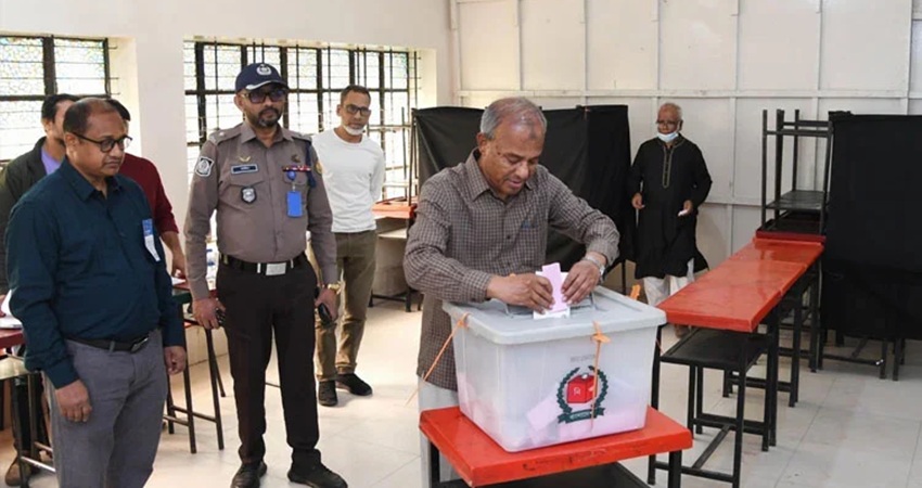 বাংলাদেশে অনলাইন শিক্ষার অগ্রগতি: ডিজিটাল প্ল্যাটফর্মে শিক্ষার্থীদের অংশগ্রহণ বৃদ্ধি