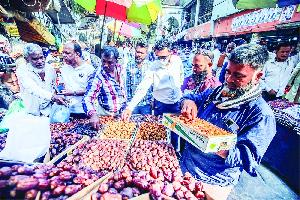 Prices of iftar items rise by 10-20pc