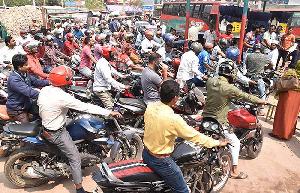 Rajshahi people facing severe fuel crisis 