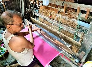 Traditional Tangail sarees strive to rebound amid market slowdown