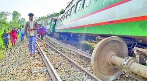 Nilsagar's 9 coaches derail in Bogura, 100 hurt