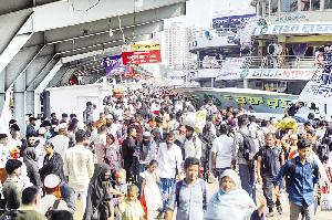 Post-Eid returnees flood transport hubs