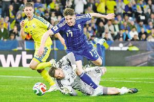 Italy chase World Cup spot as Kosovo bid to make debut
