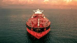 27,300 tons of diesel from Singapore arrives at Ctg port
