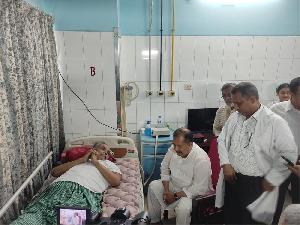 Info minister visits ailing Barishal journo at hospital