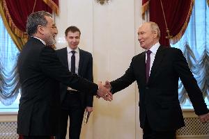 Putin assures Iran to secure ME peace