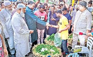 Traders should unite to resist 'silent extortion': Dr Shafiq