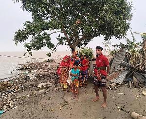 Landless families at Dhalchar struggle to live as disaster season begins