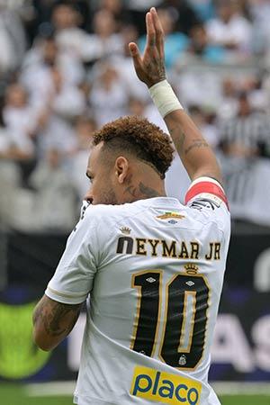 Neymar back in Brazil squad for fourth WC