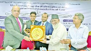 UITS seminar stresses linking legal theory with practical justice