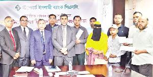 Standard Islami Bank stands besides patients of critical diseases
