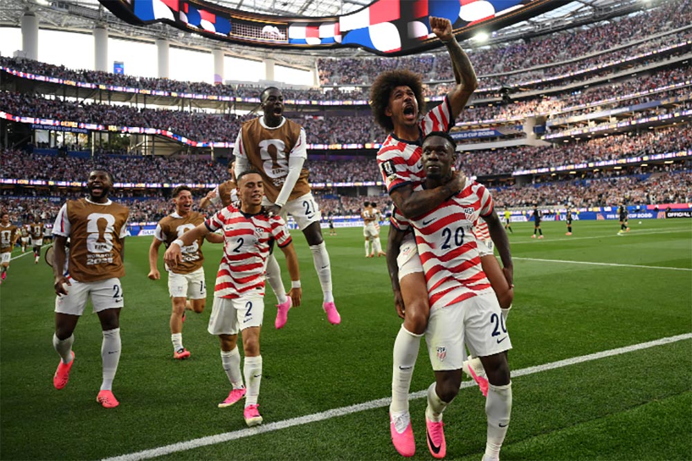 US beat Paraguay 4-1 in dream start for World Cup co-hosts