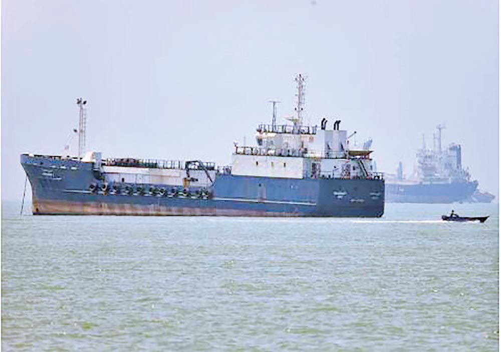 First tankers cross strait after US-Iran deal