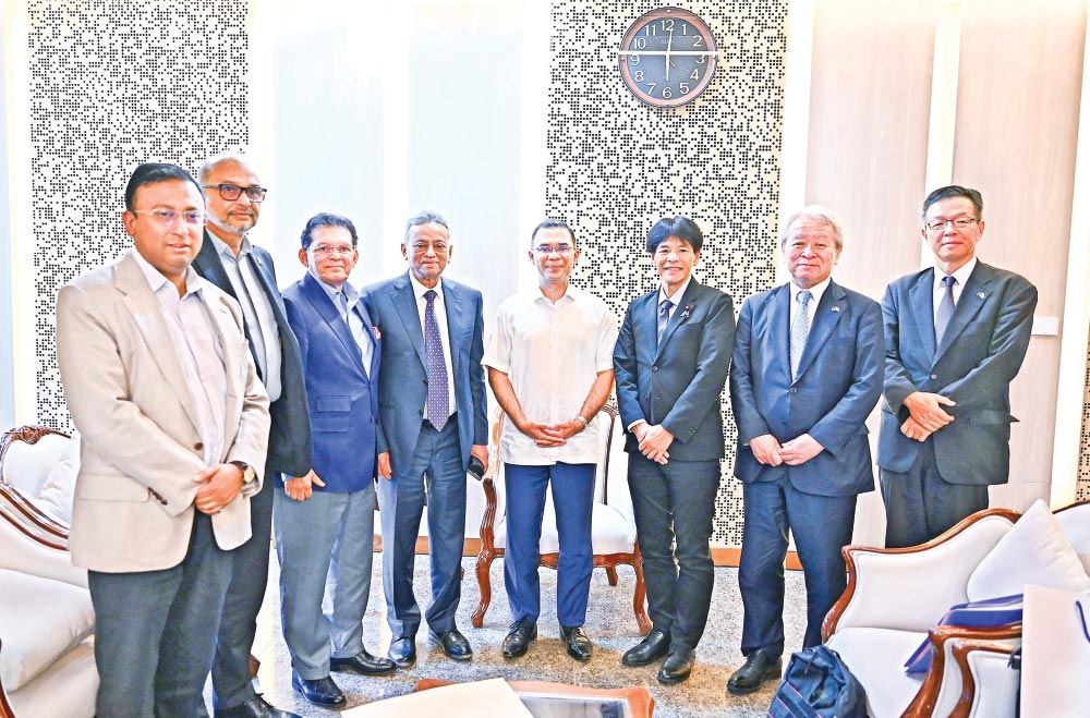 PM eyes Dec launch of HSIA third terminal