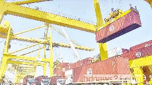 Double whammy hits Bangladesh garment trade as shipments lose steam