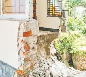 Sarishabari LSD collapses partially before use