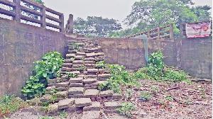 Tk 3cr bridge lies unused for 6 yrs over missing approach roads