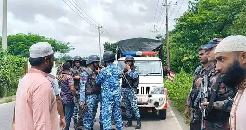 Robbers loot Tk 57 lakh from bKash representatives on Teknaf - Cox’s Bazar highway