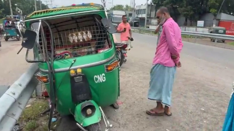 1 killed, 4 injured in Narsingdi road accident