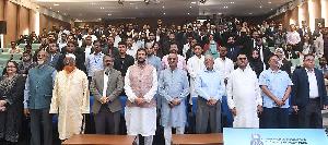 Law minister urges aspiring lawyers to focus on skills