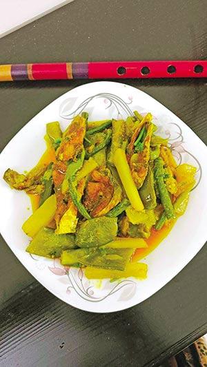 Salted Hilsa Fish Curry with Vegetables