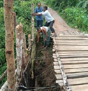 1,500 people at Kaptai suffer for road collapse