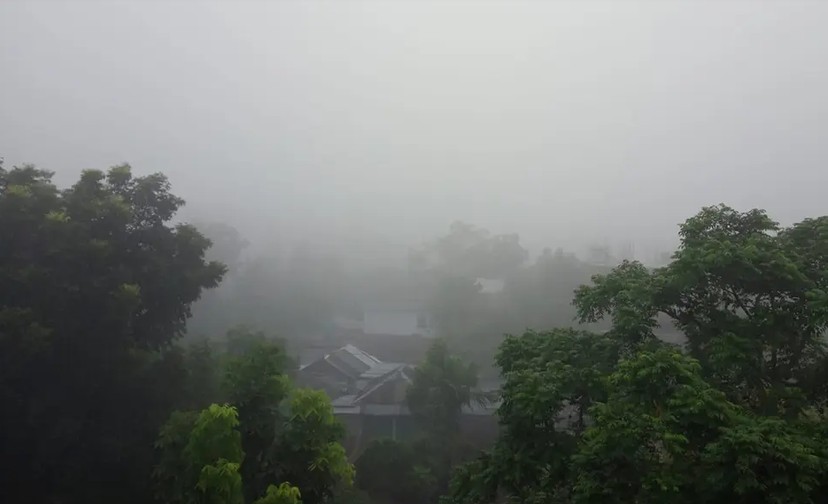Sudden dense fog blankets Nilphamari 