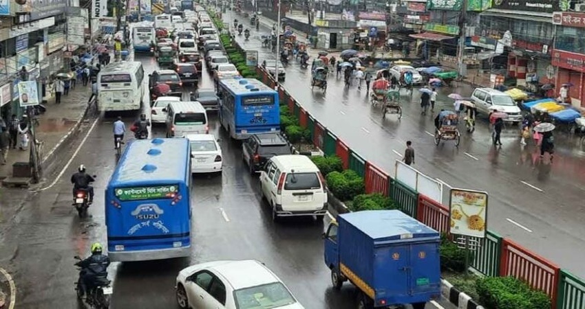 Rain brings relief, causes disruption in Dhaka