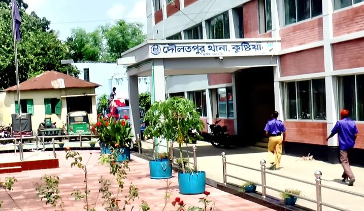 Former army personnel killed in road accident in Kushtia