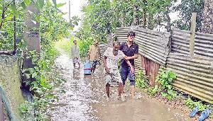 Shariatpur townies suffer for severe water-logging