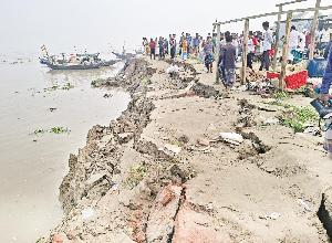 Padma erosion swallows part of historic Sureshwar fish market