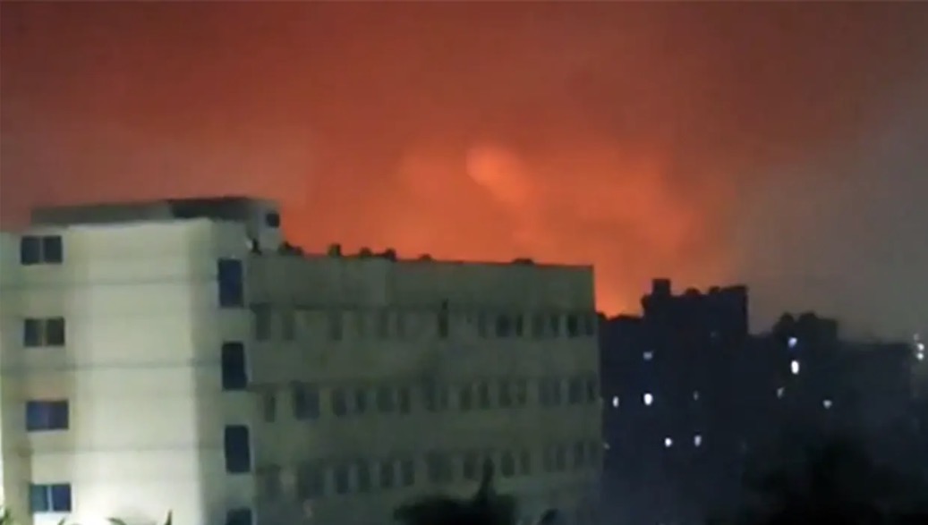 4 fire units respond to cotton warehouse blaze in Ashulia
