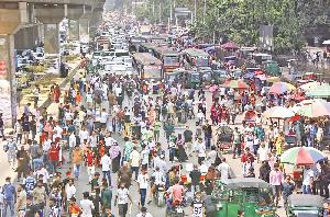 RMG workers block roads demanding Tk 30,000 min wage