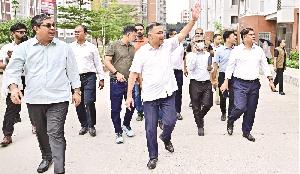 PM sets deadlines to improve public facilities