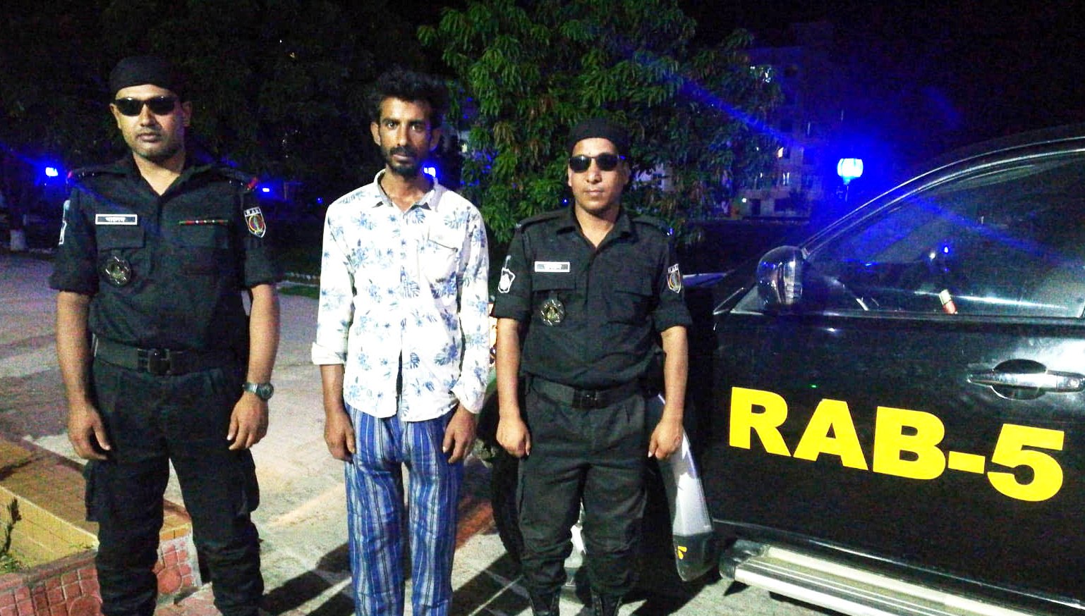 Man arrested with arms in Rajshahi