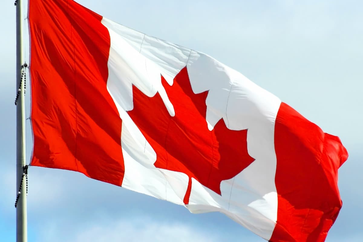 Canada to impose additional sanctions, ban tech export to Russia