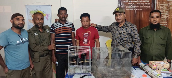 2 held in Rangamati while trafficking wildlife to Ctg